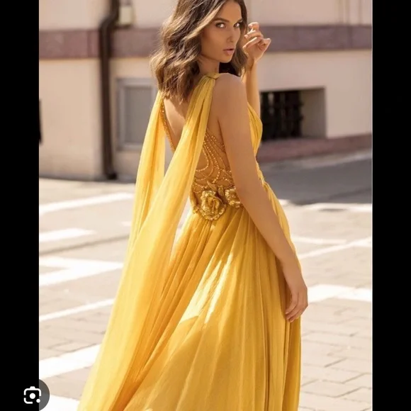 Tarik Ediz Elegant Yellow Gown - Picture 3 of 4
